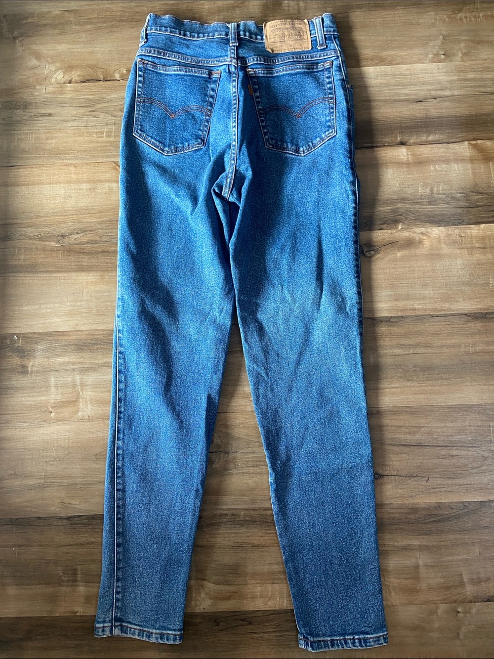Y2K Levi's High-Rise Jeans in Classic Blue Denim - Picture 6 of 8